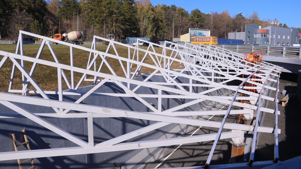    Развязка на Змеиногорском тракте в Барнауле. Октябрь 2025 года. Источник: Виталий Барабаш/"Толк"