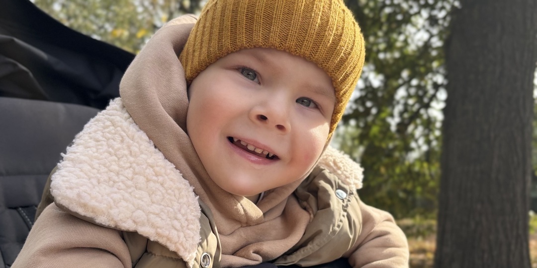 Улыбчивый герой. Трехлетнему Марку нужна помощь, чтобы победить ДЦП