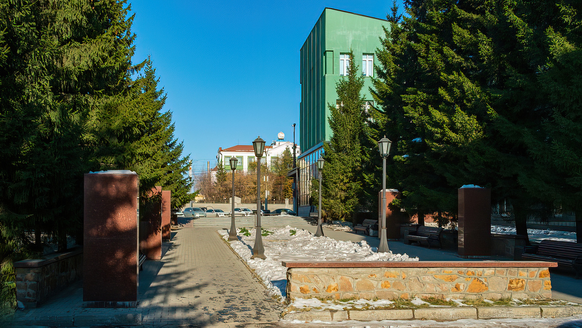 Памятник Борису Богаткову. Новосибирск. Фотография - www.openmainphoto.ru