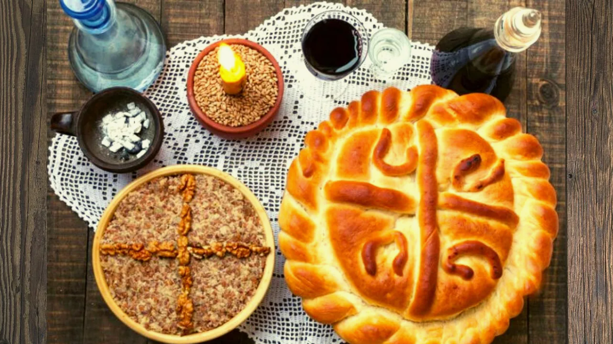 Праздничный стол на Славу: колач, жито, ракия, вино. Фото из сети Интернет.