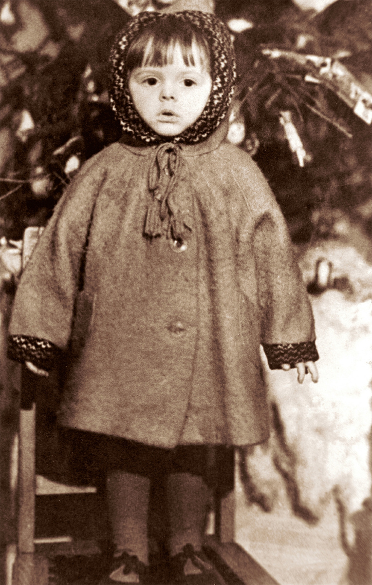 Клара Новикова в детстве