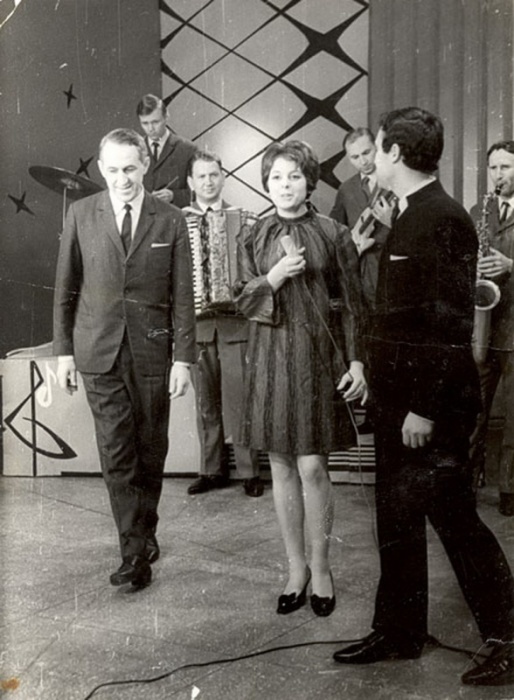 Клара Новикова на сцене