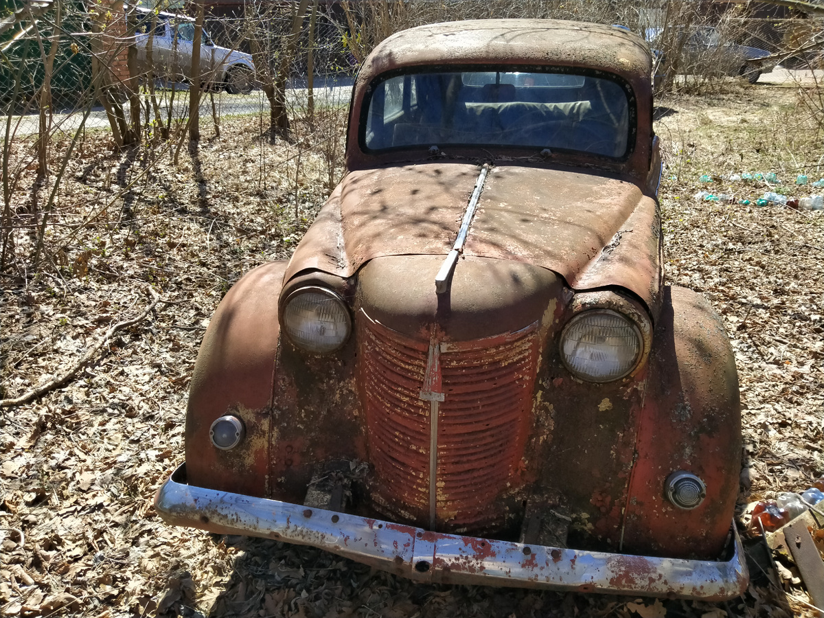 Москвич-401 где-то на обочине истории. 