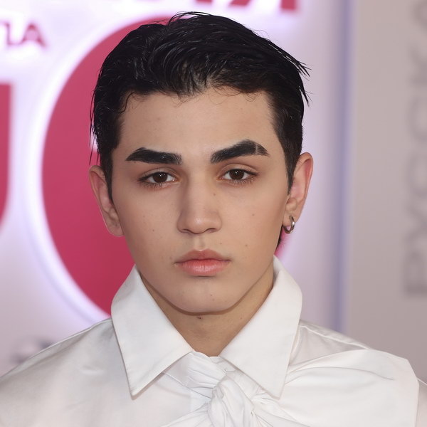     Сегодня родились Amirchik и Кэндис Свэйнпол