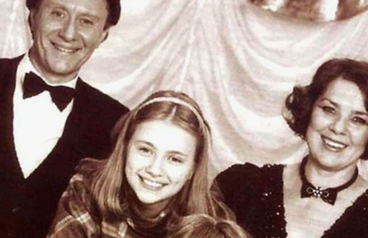 Андрей Миронов, Мария Голубкина и Лариса Голубкина. Яндекс картинки.