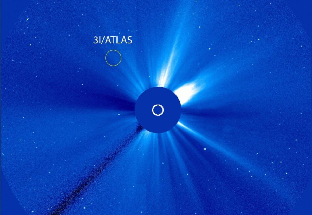    Один из самых чувствительных в истории оптических инструментов не смог рассмотреть межзвездную комету 3I/ATLAS / © SOHO / NOAA