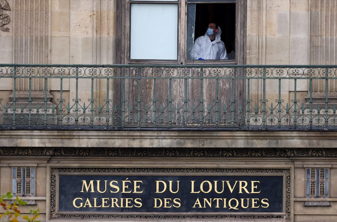 Вырезанное окно