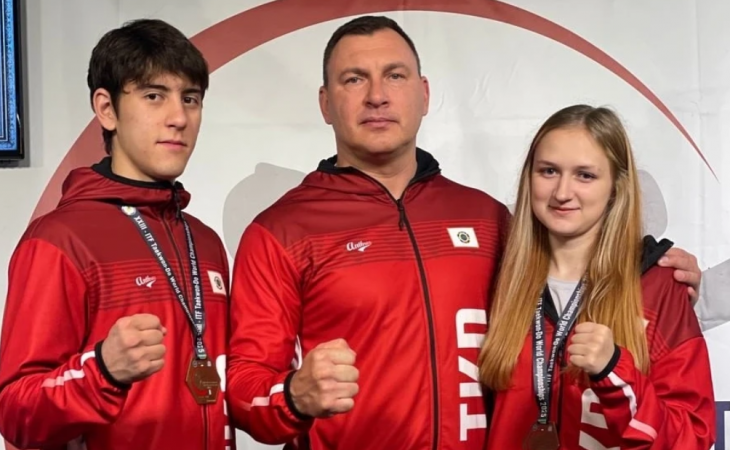Алтайские спортсмены с медалями мирового первенства. Фото: из личного архива героя(ев) публикации, "КП-Барнаул"