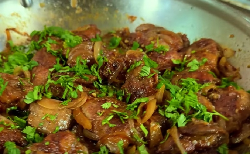 Как правильно пожарить печень с луком: секреты мягкости и яркого вкуса