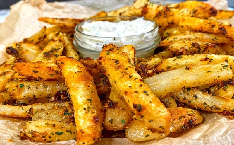 Картошка на новый лад: запекаем в маринаде и забываем про жареную