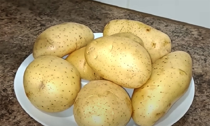 Картошка на новый лад: запекаем в маринаде и забываем про жареную