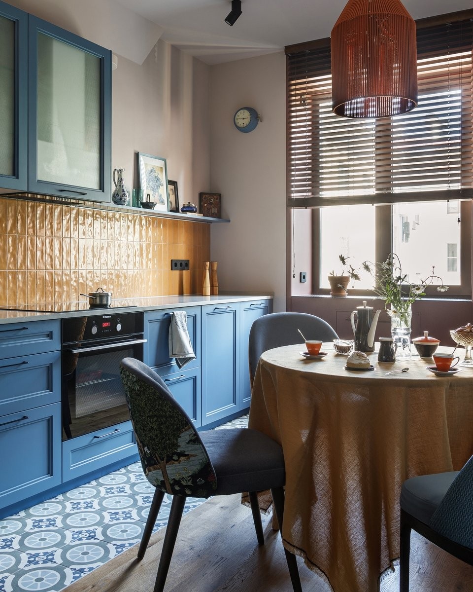 На фото: интерьер квартиры 60 кв.м в г. Самаре. Автор проекта и хозяйка квартиры: дизайнер Екатерина Коталевская; фотограф: Роман Спиридонов