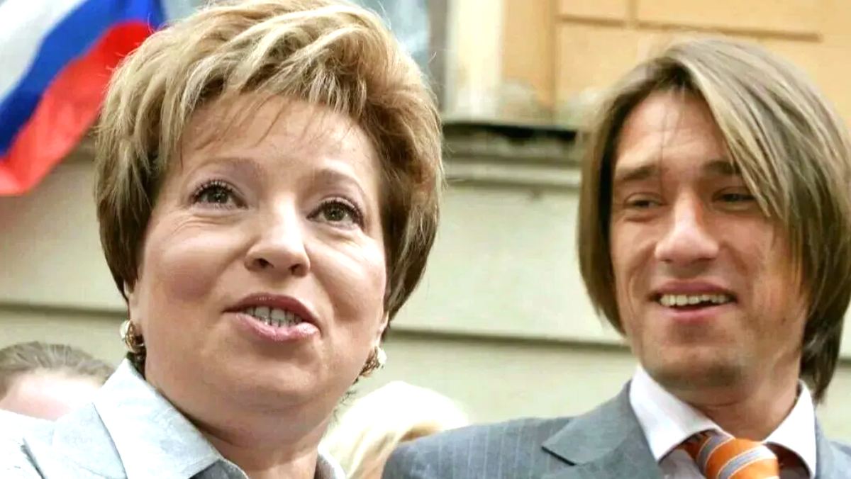 на фото Валентина Матвиенко и Сергей Матвиенко