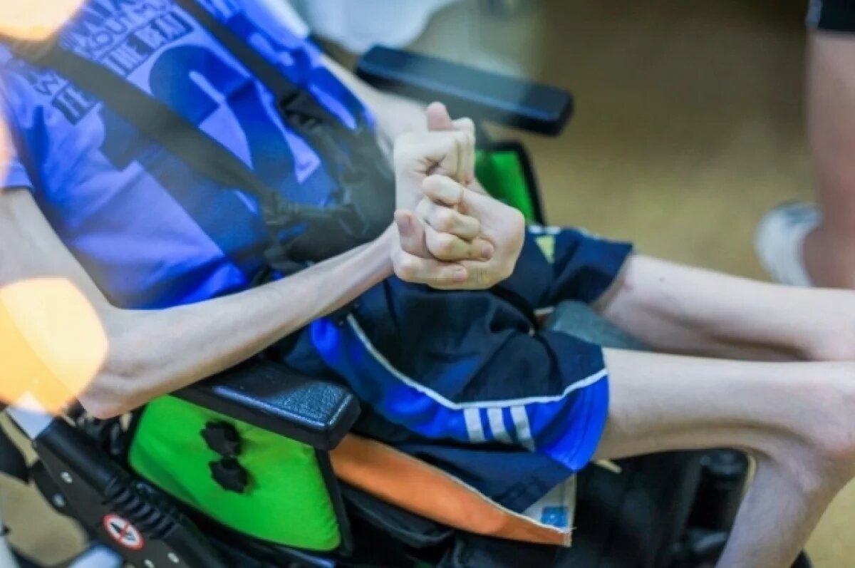    Истощённому мальчику из Перми, который весит 14 кг в 14 лет, нужна помощь