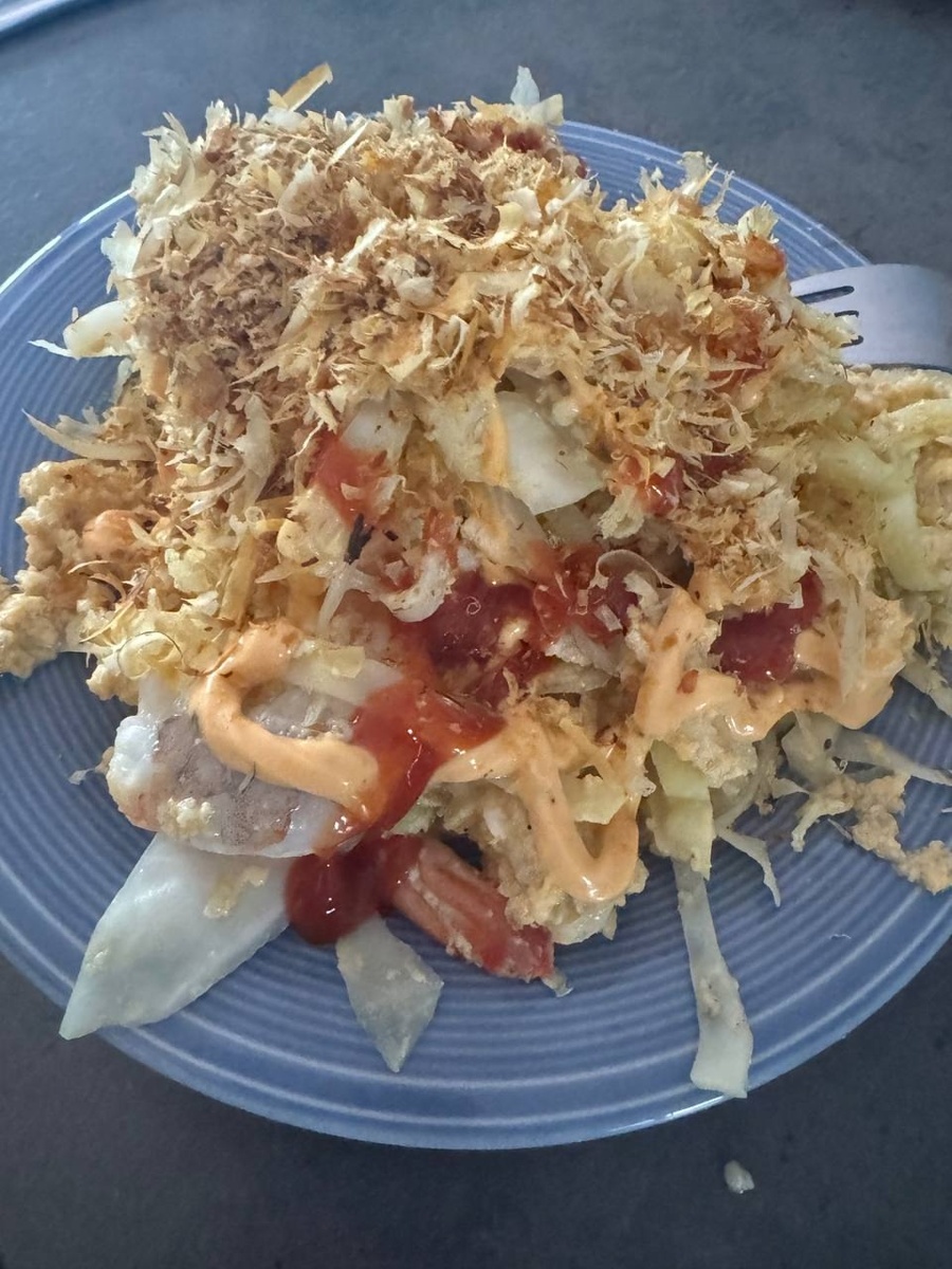 Японский омлет - окономияки. Фото автора.