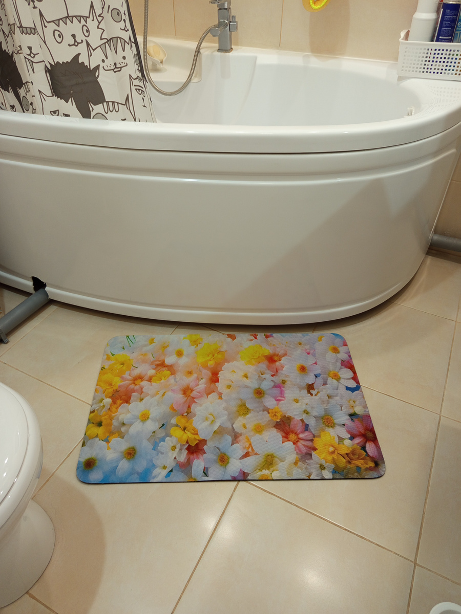 Всё разнопёрое у меня в ванной, потому что мне она не нравится, как временный вариант пойдет.