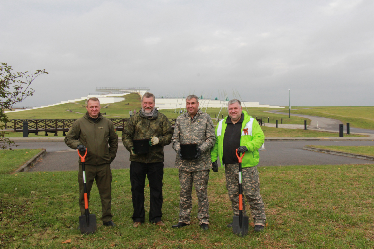 Слева на право: Андрей Момент, Владимир Гриценко, Виталий Акбердин, Алексей Жуков