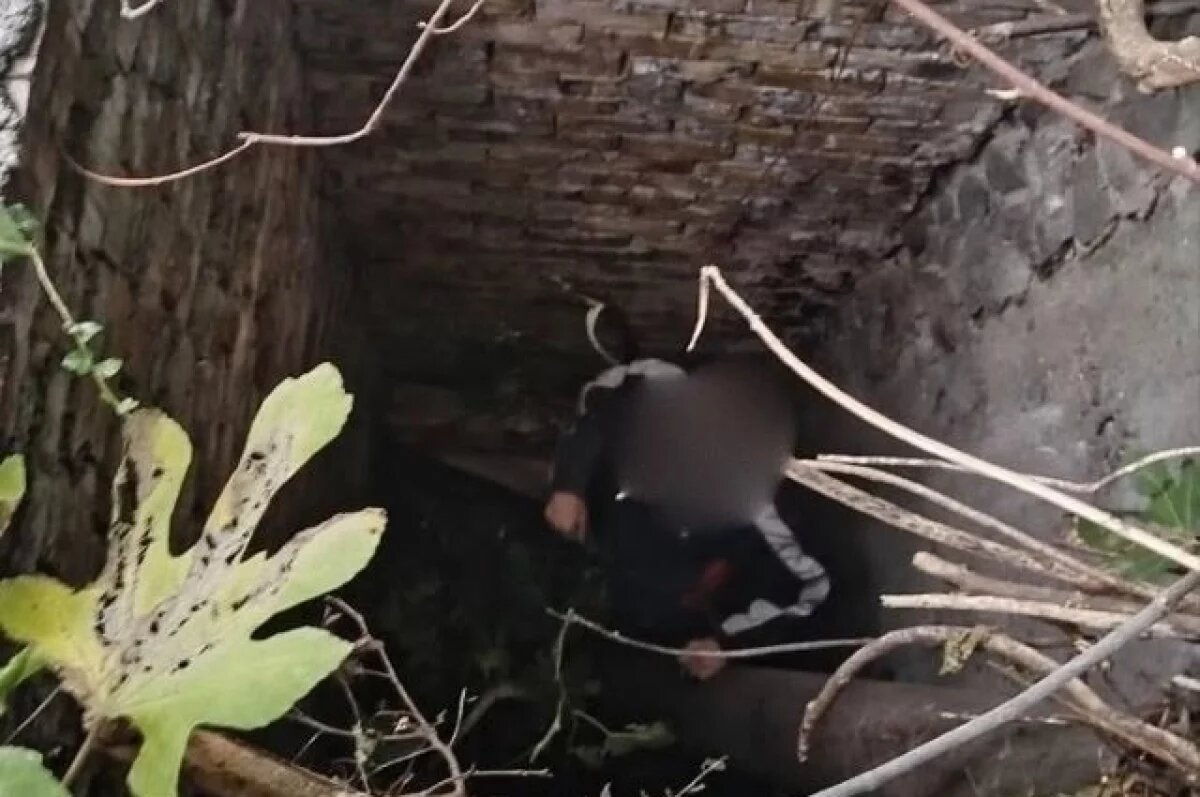    В Алуште мужчина упал в 4-метровый колодец и получил травмы