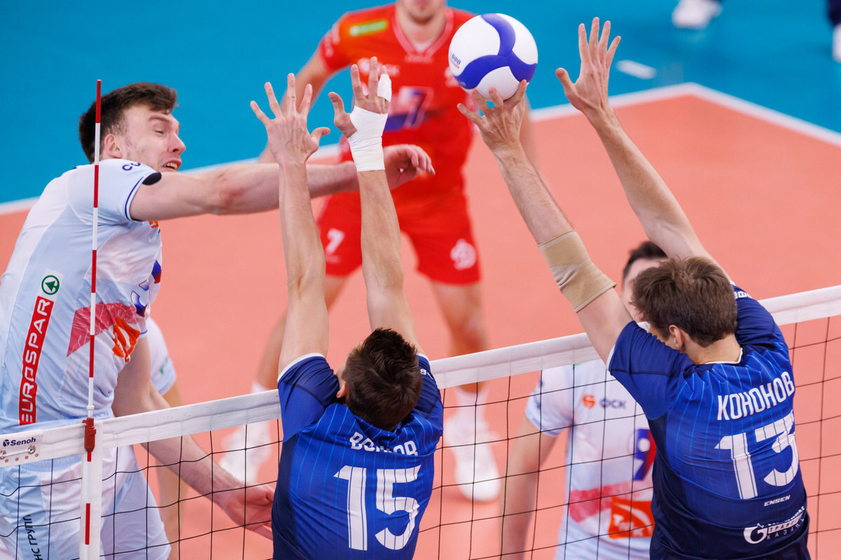    Максим Сапожков в атаке / фото: vcdynamo.ru