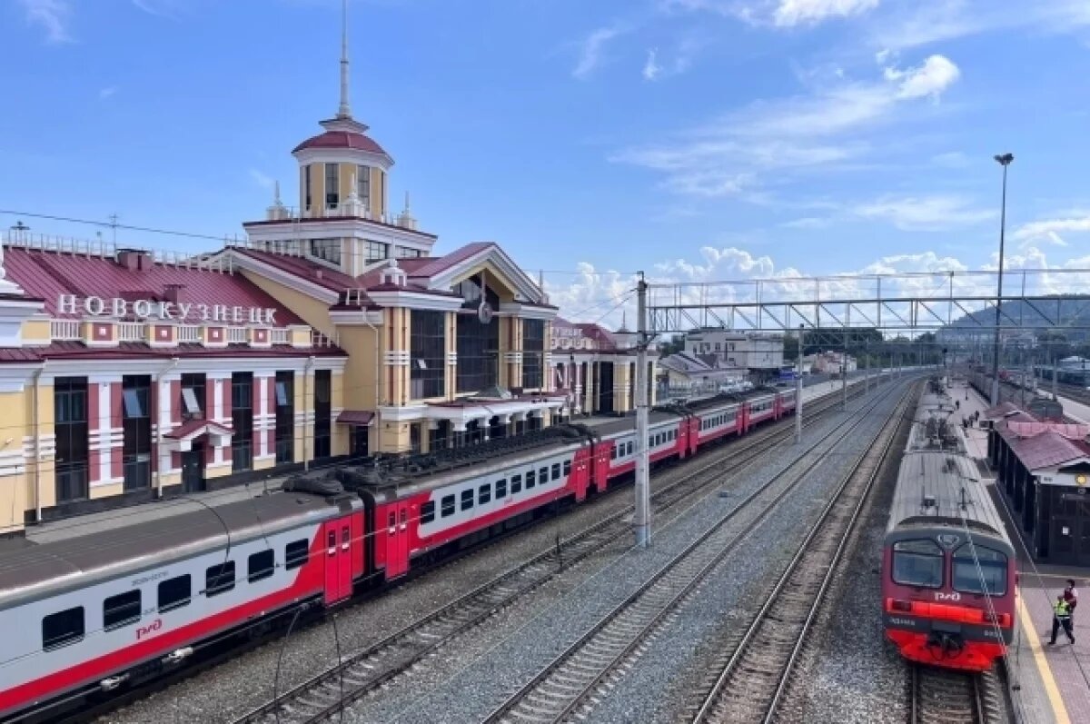    В Кузбассе с начала года выросло число пассажиров в пригородных поездах