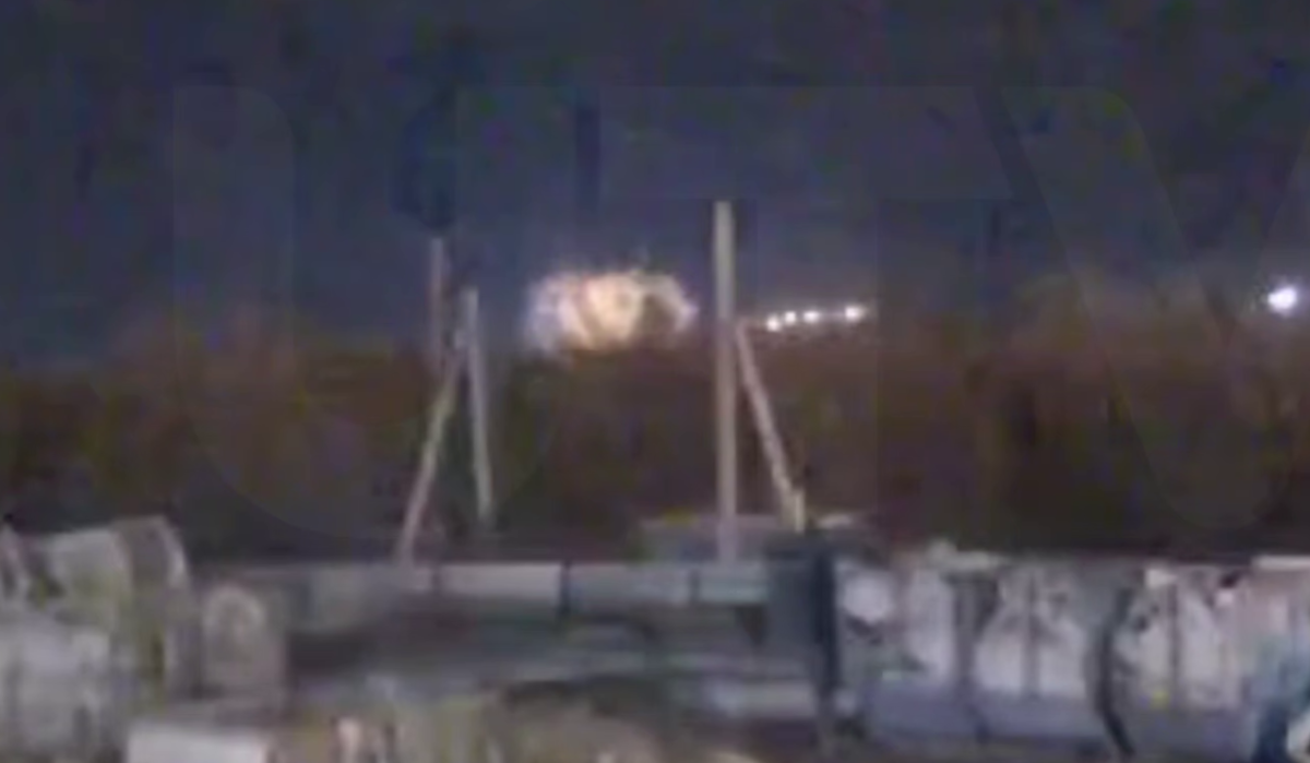     Момент взрыва. Источник: t.me/bbbreaking Автор фото: Скриншот видео