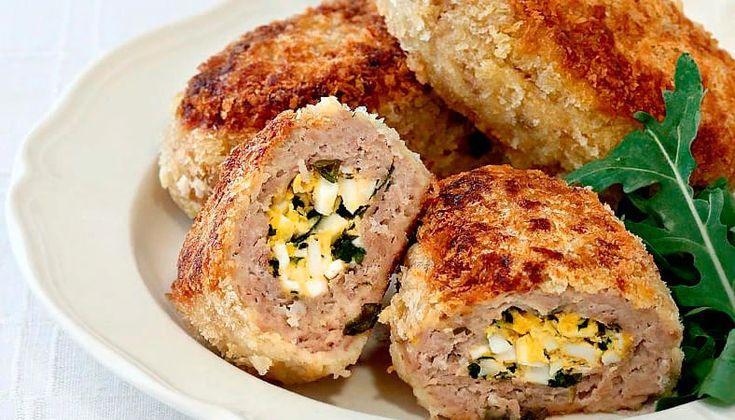 Зразы мясные с яйцом и луком