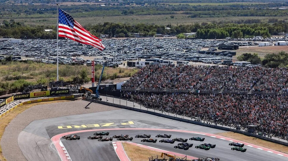 Первый поворот трассы COTA.📷Фото: Berlin Live