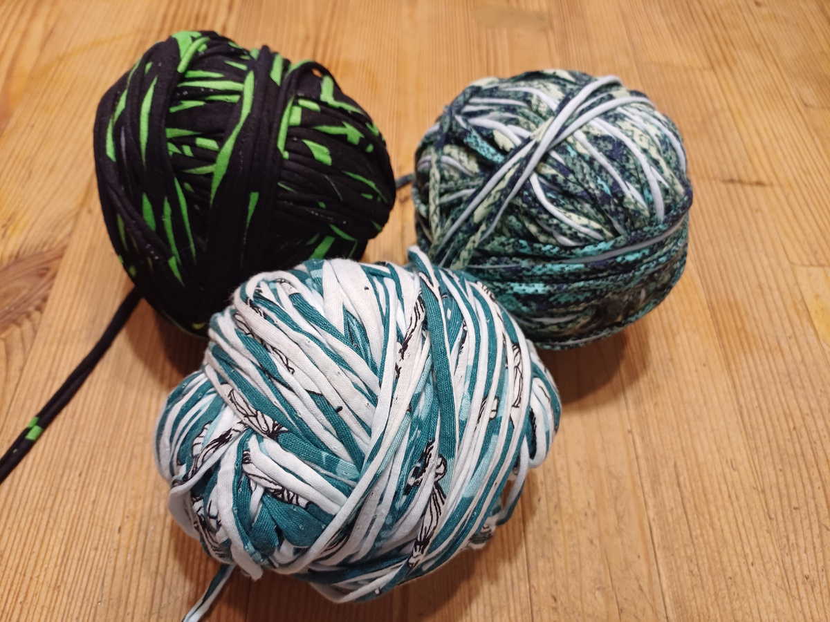 нитки в зелёной гамме. фото автора