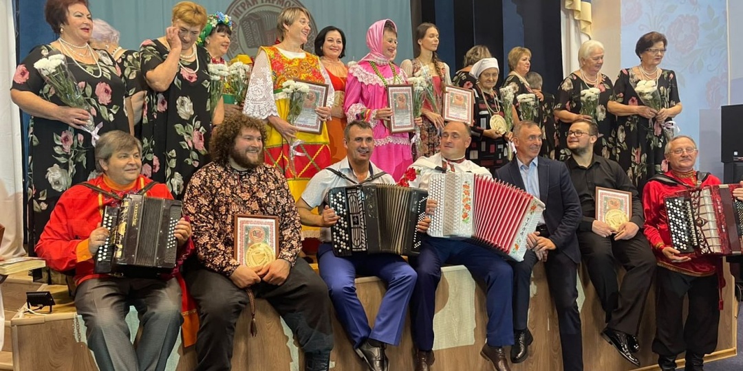 Концерт «Играй, гармонь в Покровском» собрал музыкантов-виртуозов из Орловской, Липецкой, Московской и Ярославской областей