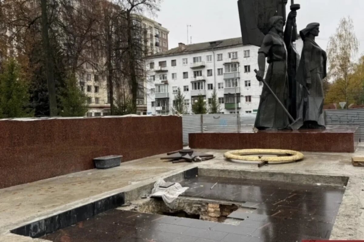    В ремонте памятника Победы во Владимире нашли скрытые проблемы
