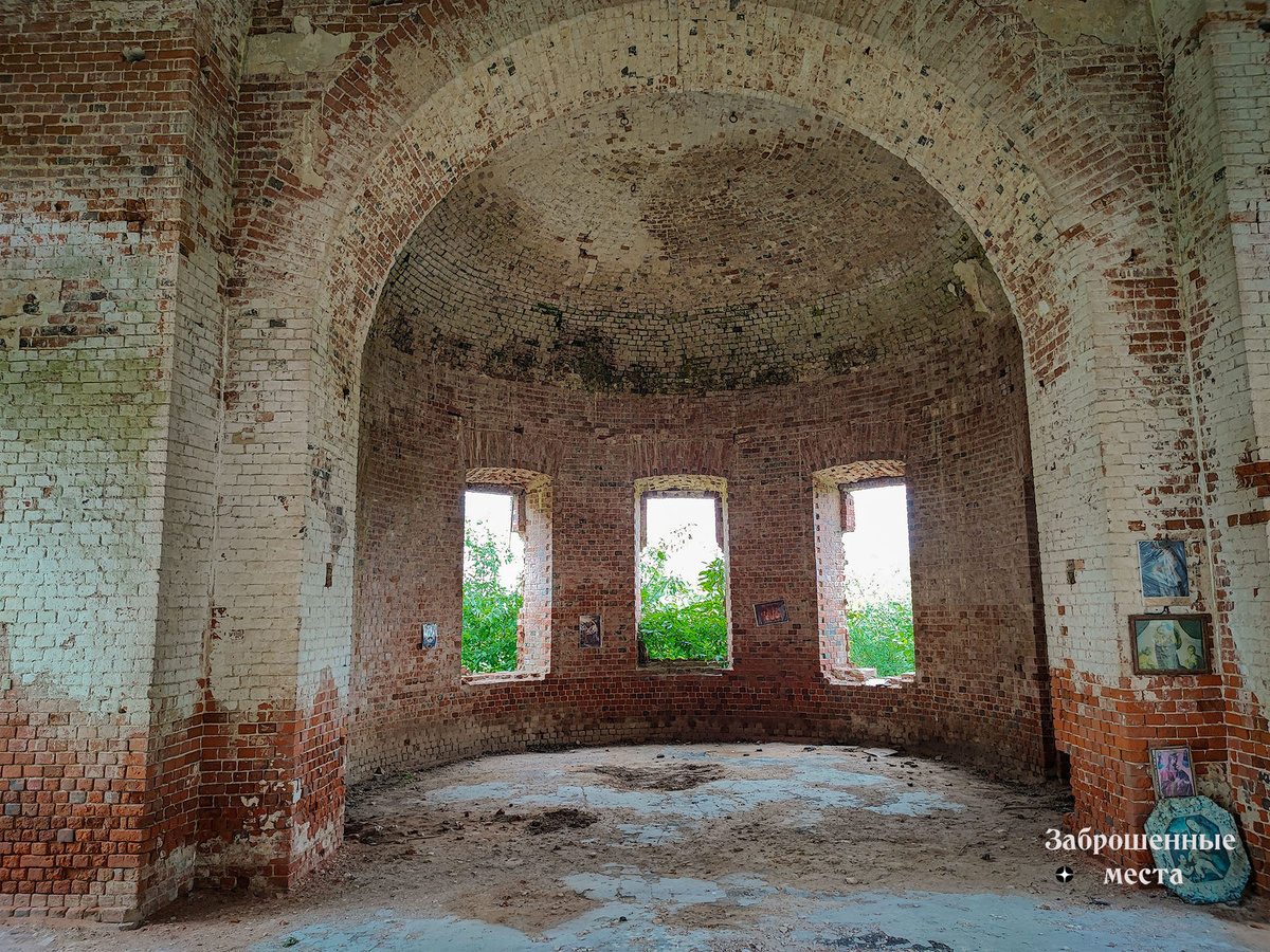 Преображенская церковь в Липках Тульской области. Фото автора 2023 год