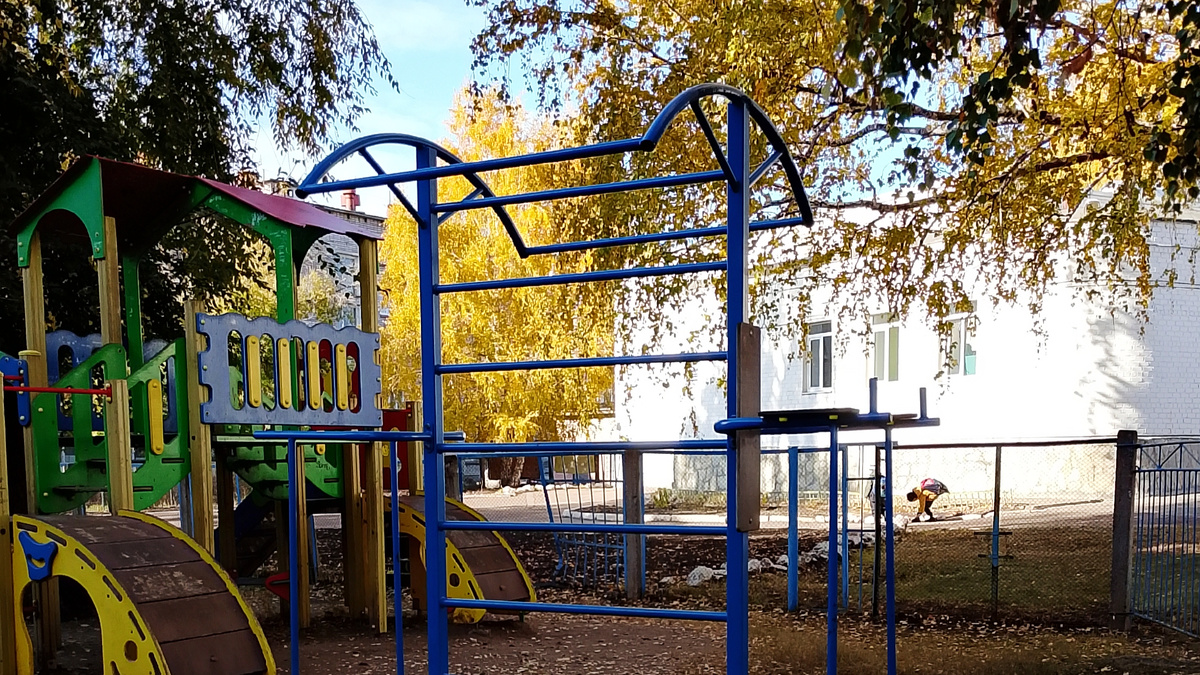 Два месяца стоит классная осенняя погода. Даже не верится, что в начале ноября пойдет снег с дождём. 