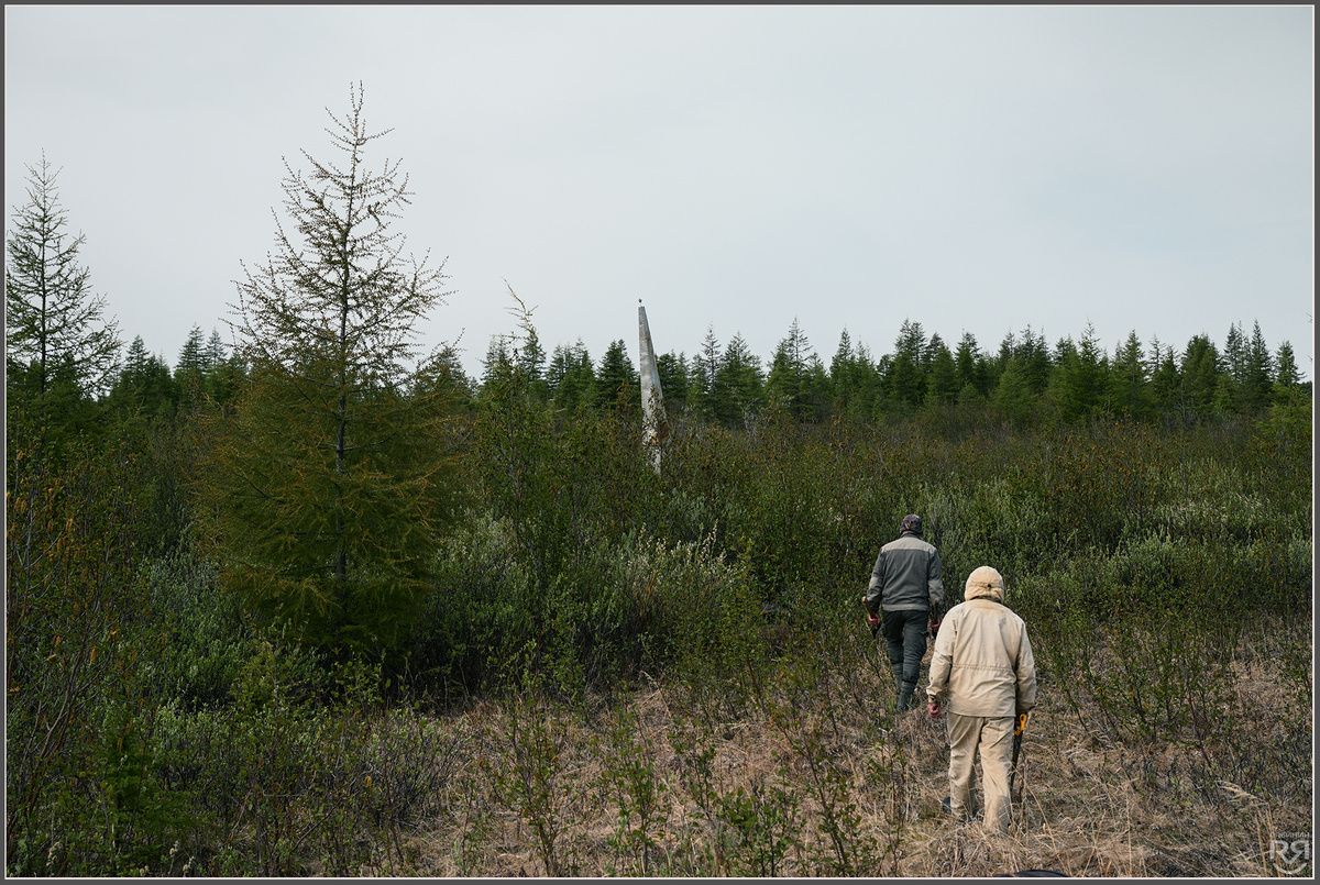 Река Булун. Старое кладбище близ исчезнувшего поселка Булун. Якутия. Фото: М. Рябинин