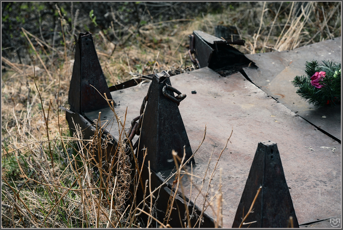 Река Булун. Старое кладбище близ исчезнувшего поселка Булун. Якутия. Фото: М. Рябинин