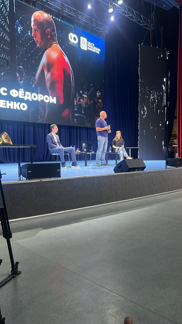 Кинотеатр "Октябрь"