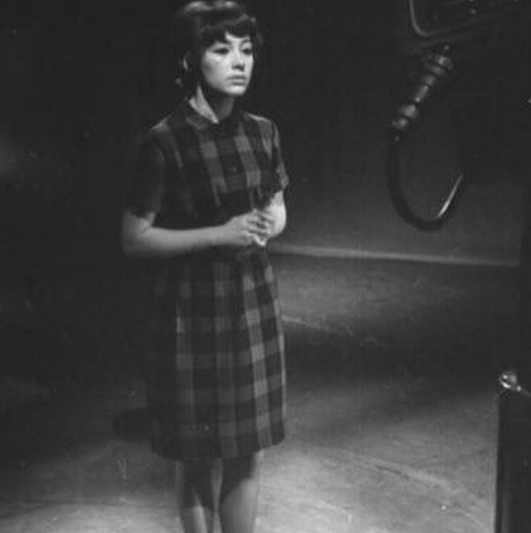 Алла Пугачева в передаче "С добрым утром!" с песней "Робот", 1965 год