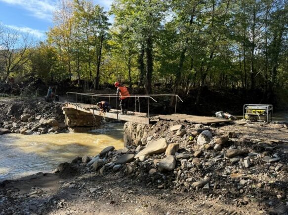    временная переправа через реку Шапсухо в Молдавановке / t.me/glavatuapseregion