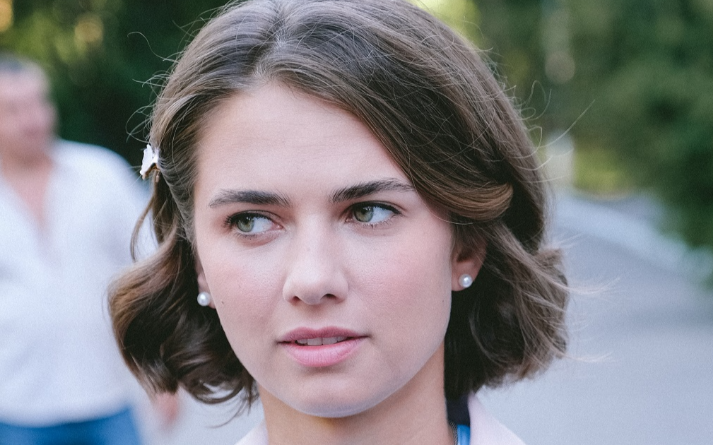 Кадр из сериала "Любовь во всём виновата" (2023)