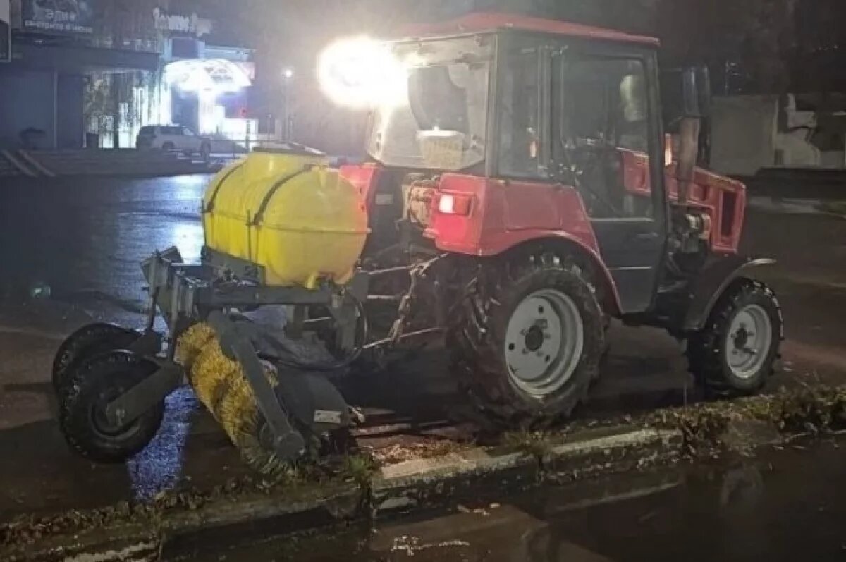    В Иванове на уборку улиц города направили 12 единиц техники