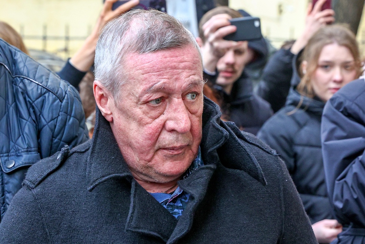    Михаил Ефремов