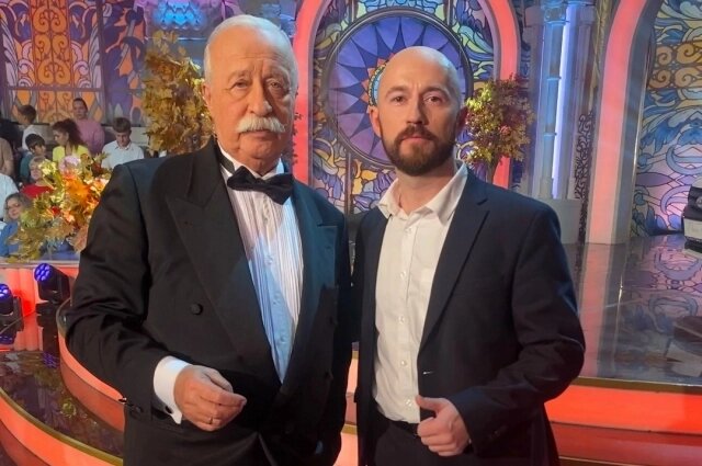    Александр Гужов – музыкант и автор-исполнитель песен в стиле дискотеки нулевых. Фото: АиФ-Псков/ Страница Александра Гужова в соцсети