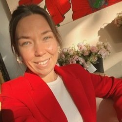    — Прямо сейчас, до декабря, подработка будет очень сильно развита. Но так как собственники понимают, что нужно бизнес адаптировать, то компании начинают сужать штат и, возможно, будут переходить на аутсорсинг, но подработки это пока не будет касаться напрямую. Мы увидим все это к марту, потому что прогнозировать сложно: примут ли закон [о повышении НДС], не примут, что будут делать, в каком контексте, как это повлияет на бизнес, — отметила HR‑бизнес-партнер Александра Бондарева.