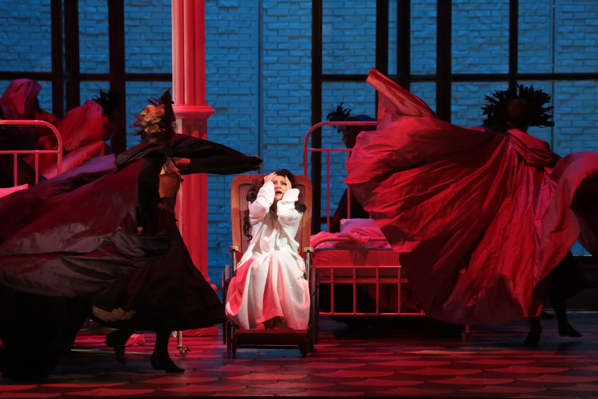 Виолетта Валери — Динара Алиева. Фото Дамира Юсупова