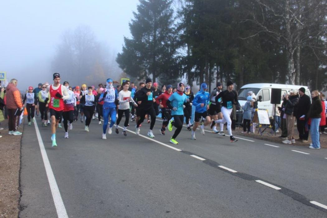 Подведены итоги областного чемпионата по бегу на шоссе «Порхов – Красуха»
Фото: газета «Порховский вестник»