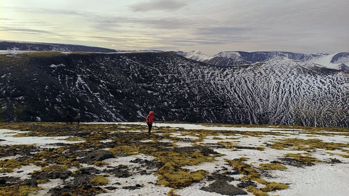 Пеший спортивный поход 2-й категории сложности по Хибинам от Клуба Приключений