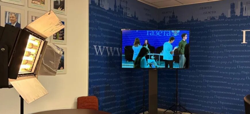    Экскурсия в Парламентскую газету 15 сентября. Автор фото: Варвара Рогожкина. Школа журналистики имени Владимира Мезенцева