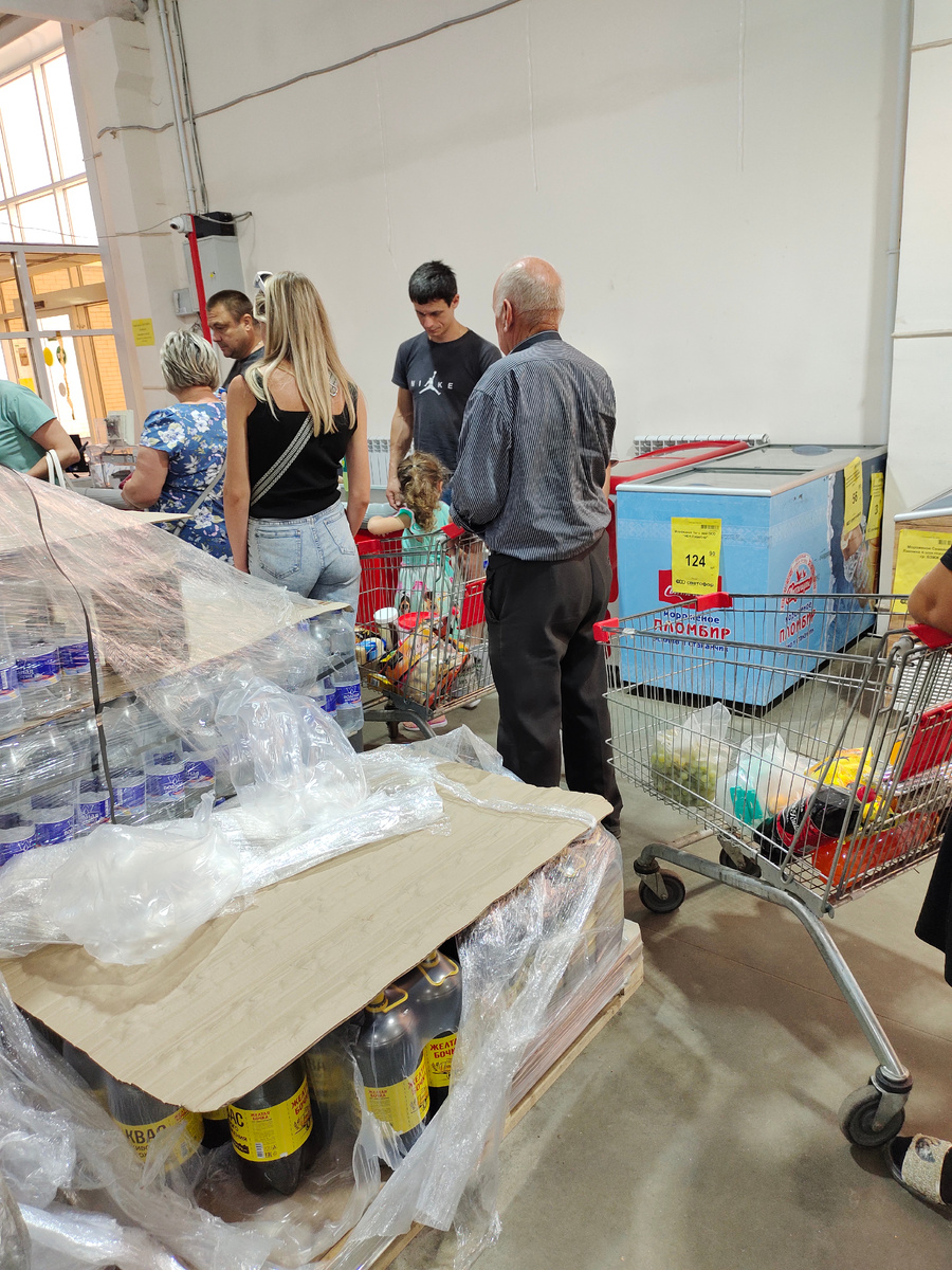 В отличии от вас ИА с зарплатой 1600-2500 в неделю, у меня рубль в неделю. И даже Светофор не по карману