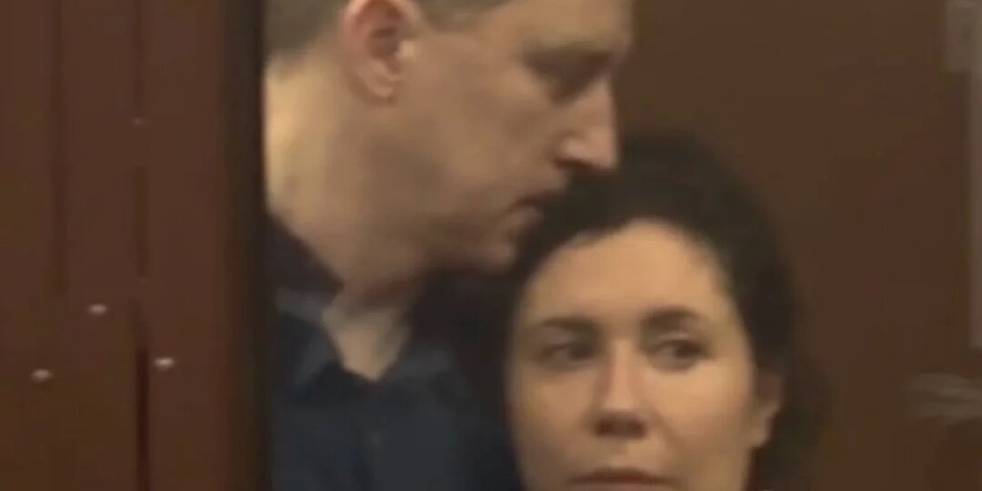 До приговора далеко. С экс-мэра Сочи Алексея Копайгородского и его жены Янины требуют быстрее знакомиться с материалами уголовного дела.