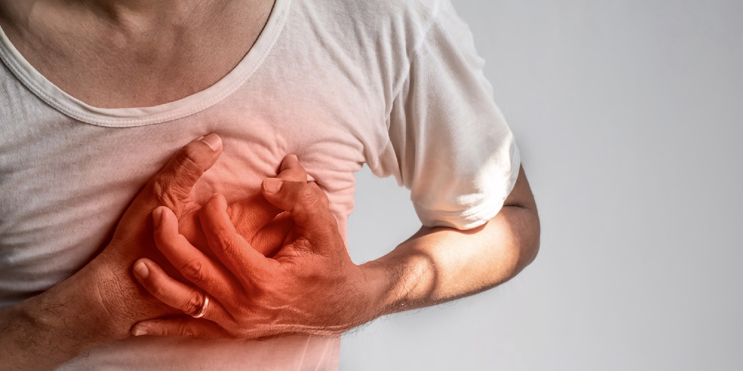 Что делать, если у человека сердечный приступ: пошаговая инструкция, которая может спасти жизнь