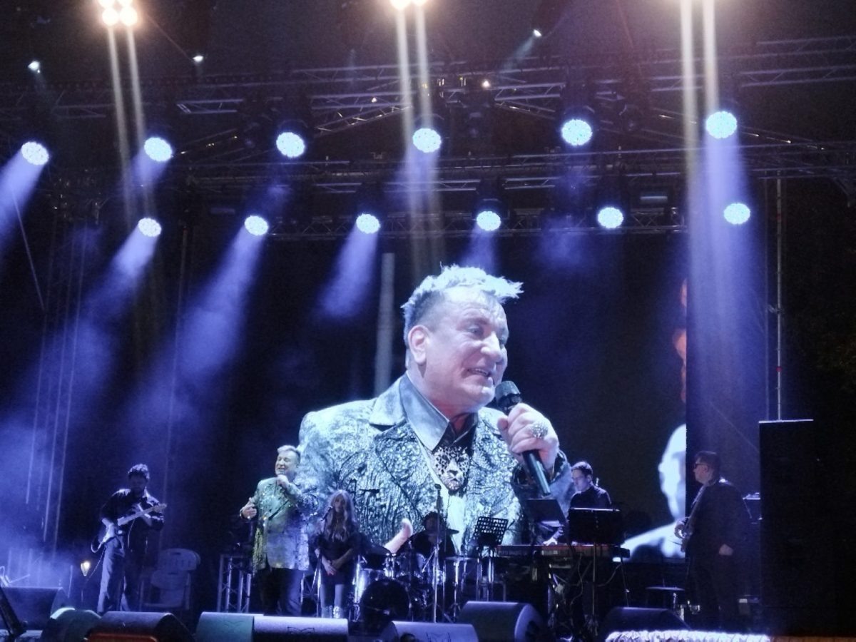    Артисту пришлось заплатить 350 тысяч за лопнувший под ним матрас